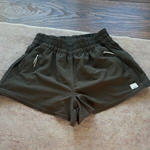 Vuori women’s army green shorts